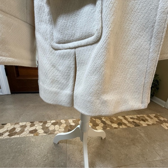 Express Classic Double-Breasted Textured White Peacoat - Picture 8 of 12